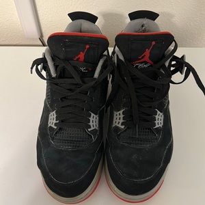 Air Jordan 4 Bred
